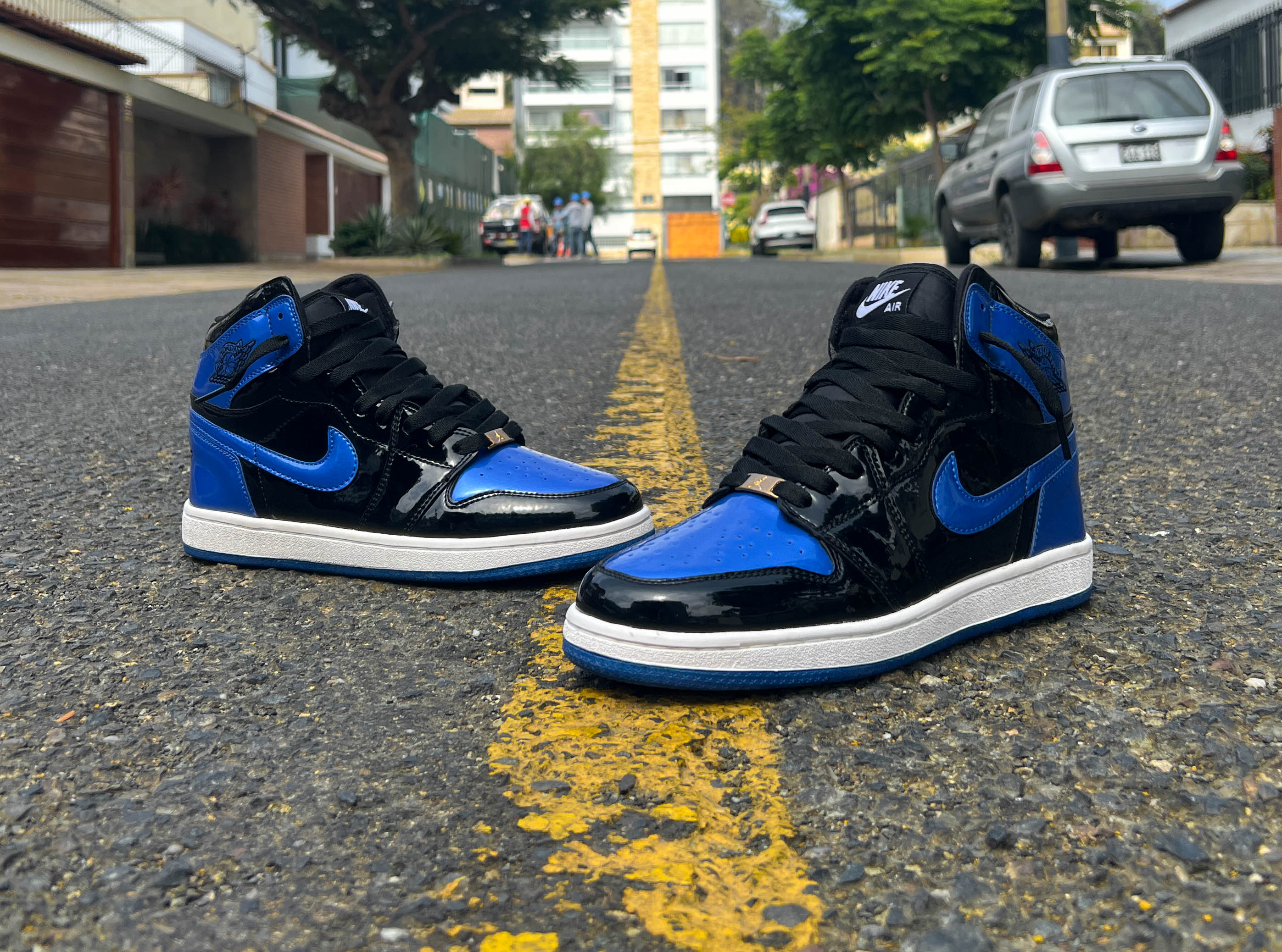 RETRO 1 BLUE AND BLACK