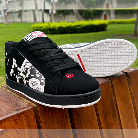 DC MARVEL WHITE BLACK