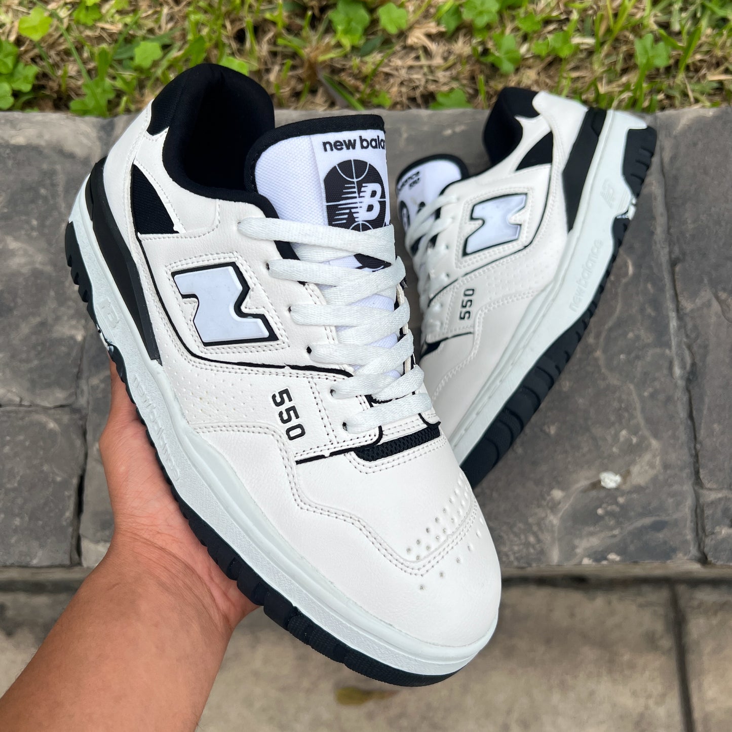 NEW BALANCE NEGRO CON BLANCO