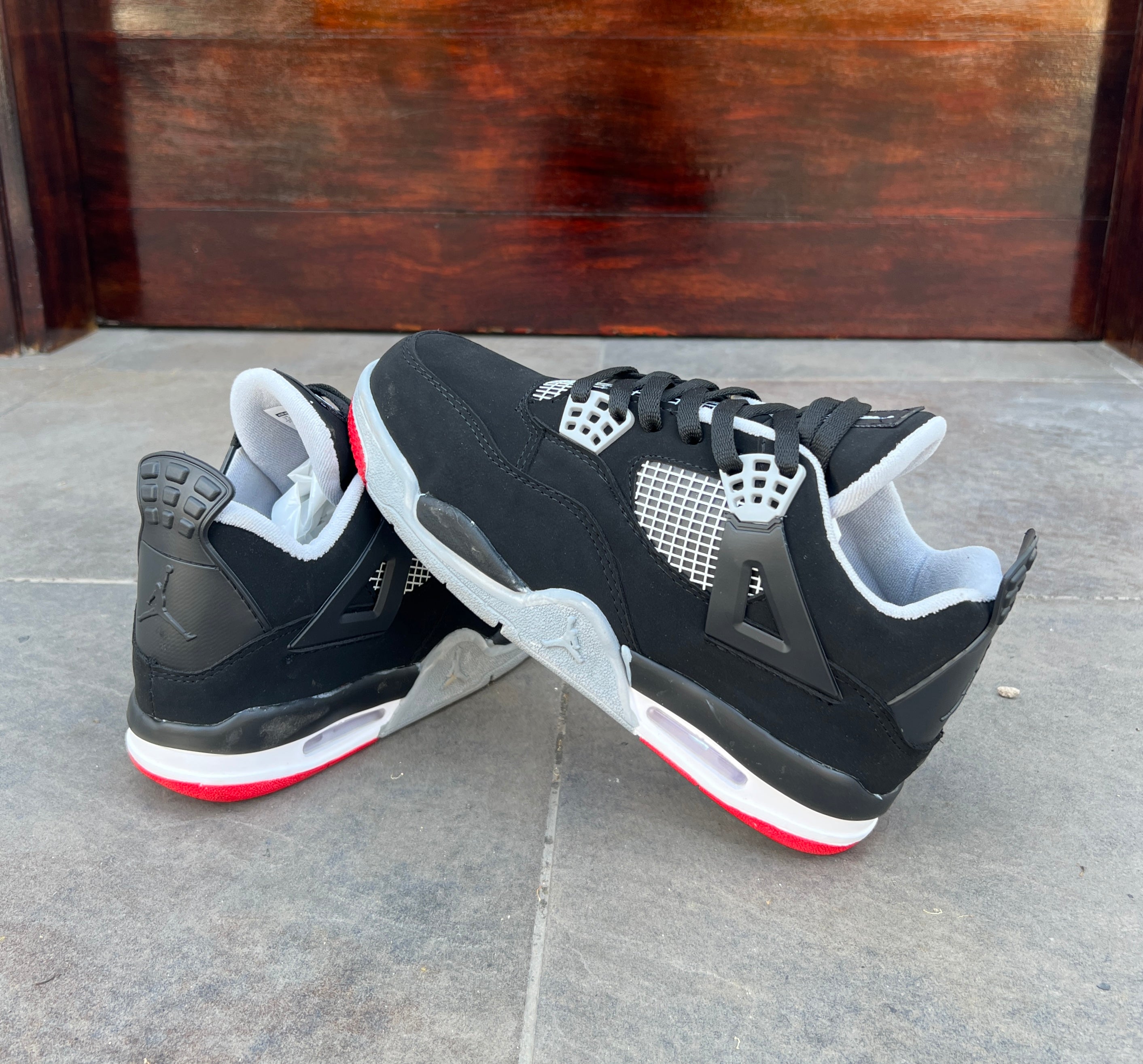 RETRO 4  BLACK  AND  RED