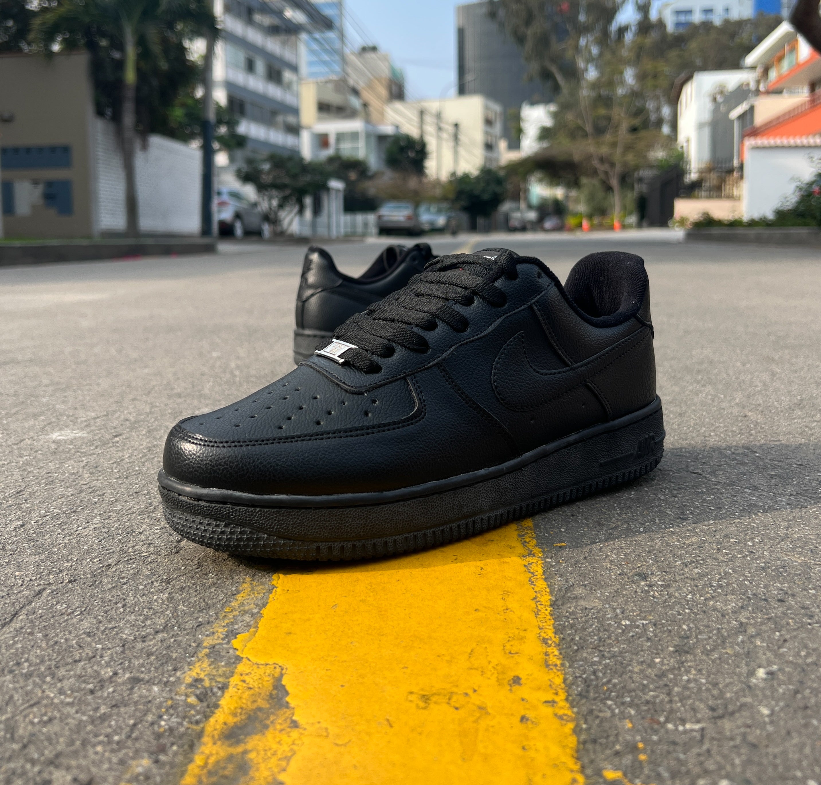 NIKE AIR FORCE  FULL  BLACK