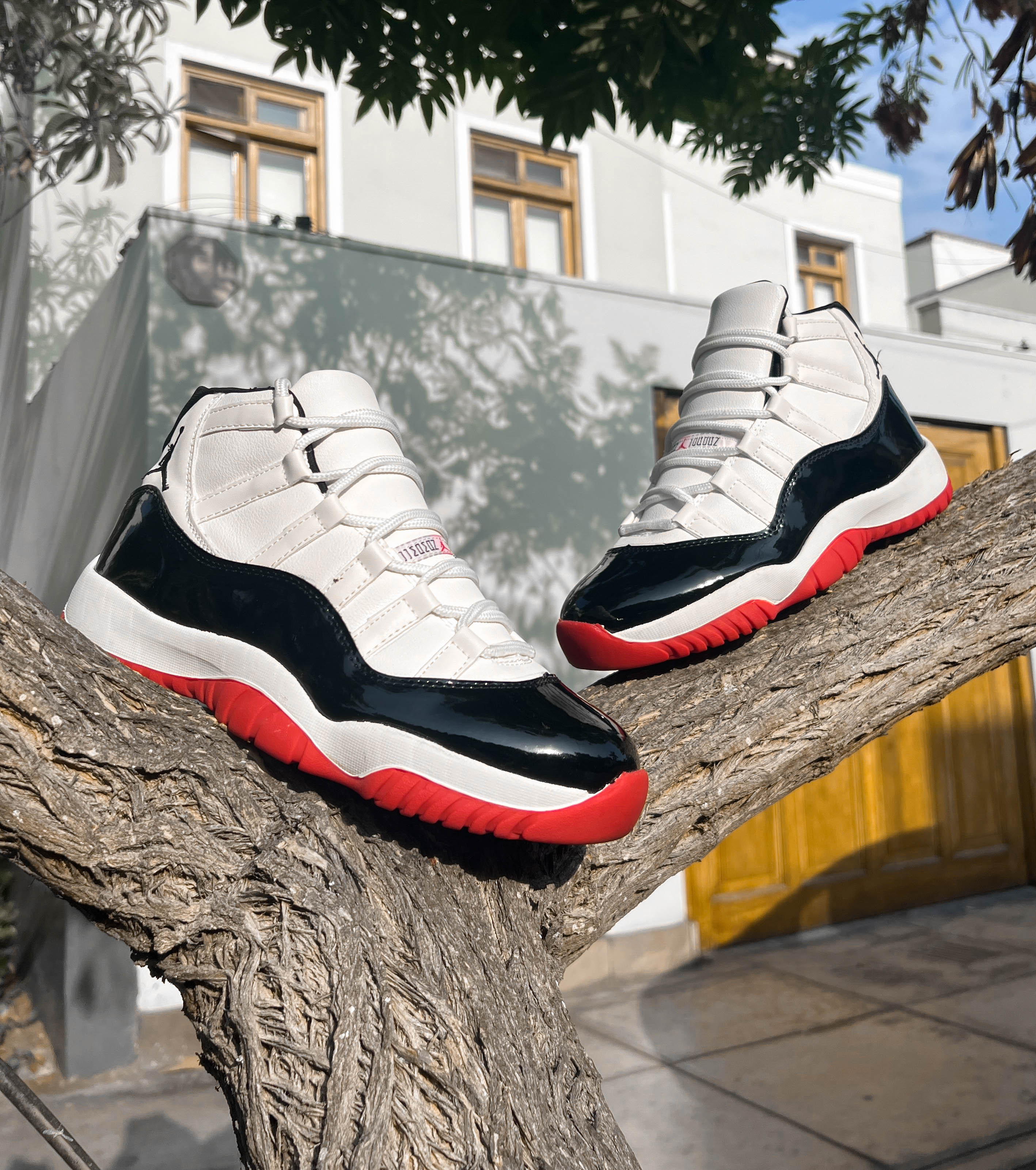 JORDAN 11 WHITE,  RED AND BLACK