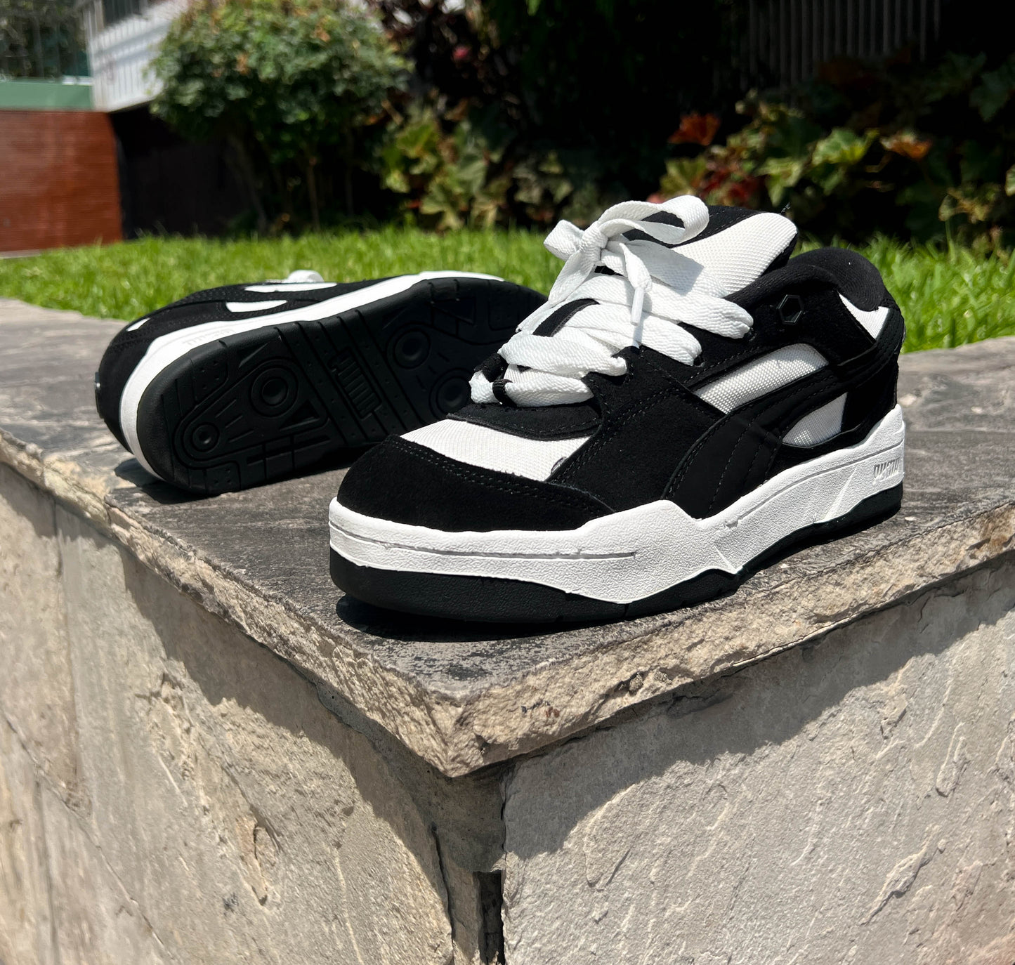 PUMA 180 BLACK AND WHITE