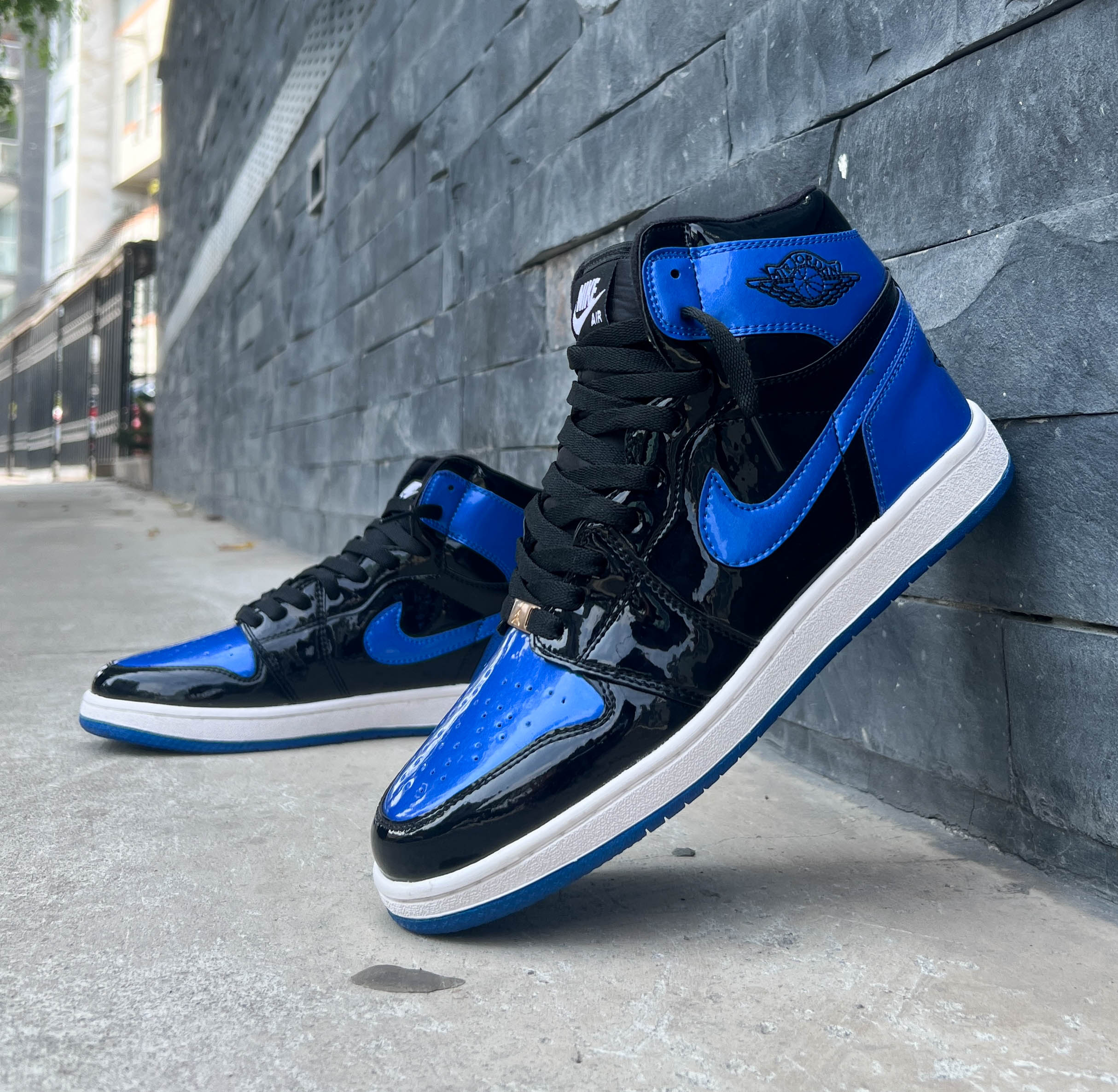 RETRO 1 BLUE AND BLACK