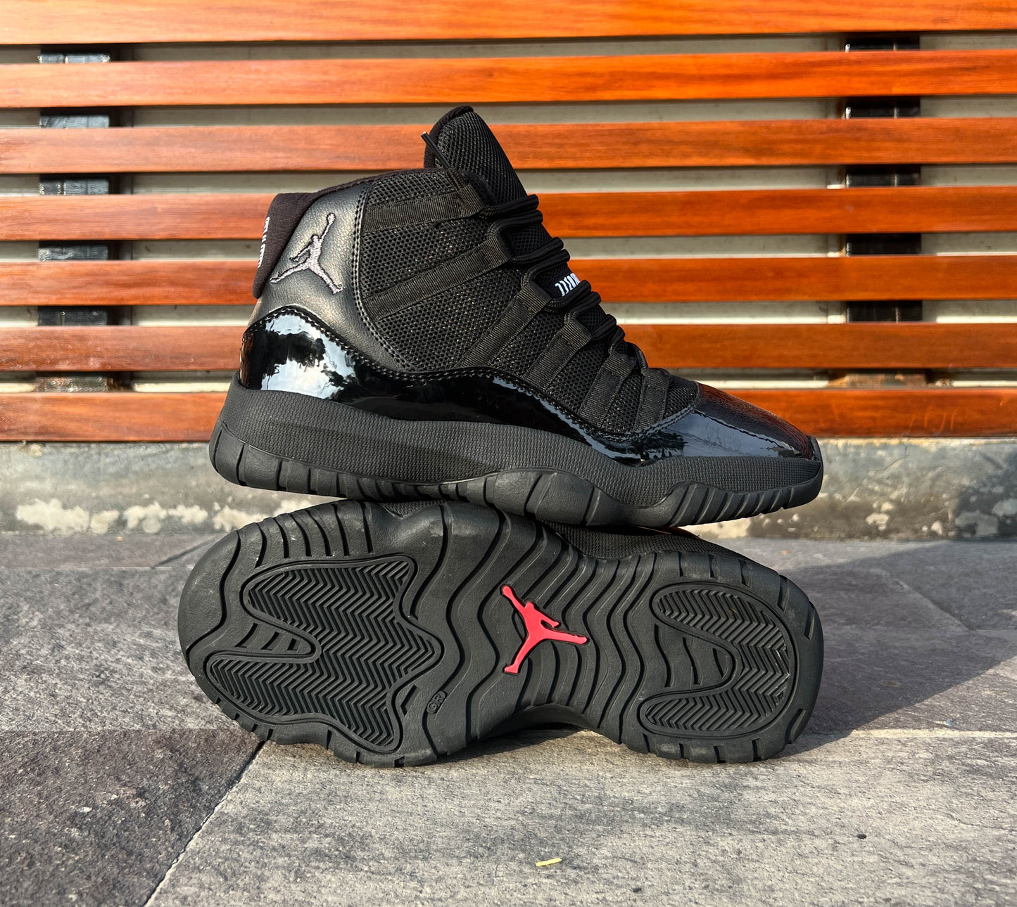 RETRO 11  FULL BLACK
