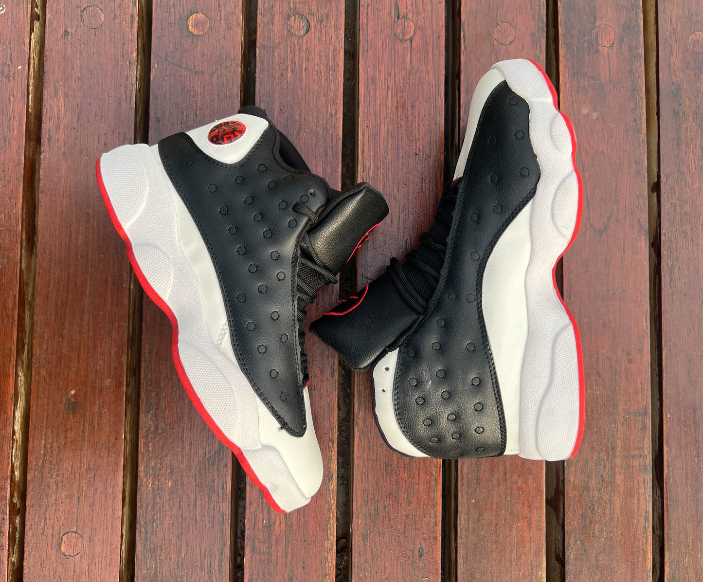 RETRO 13 BLACK  AND WHITE