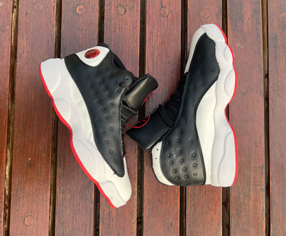 RETRO 13 BLACK  AND WHITE
