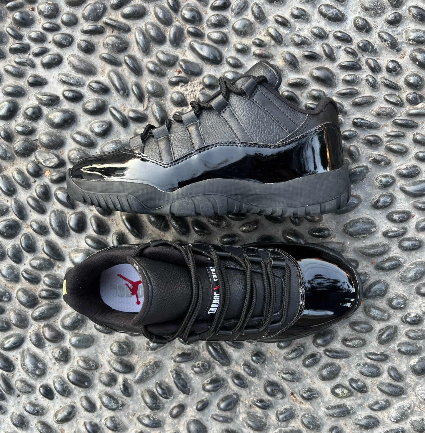 Retro 11 Low FULL BLACK