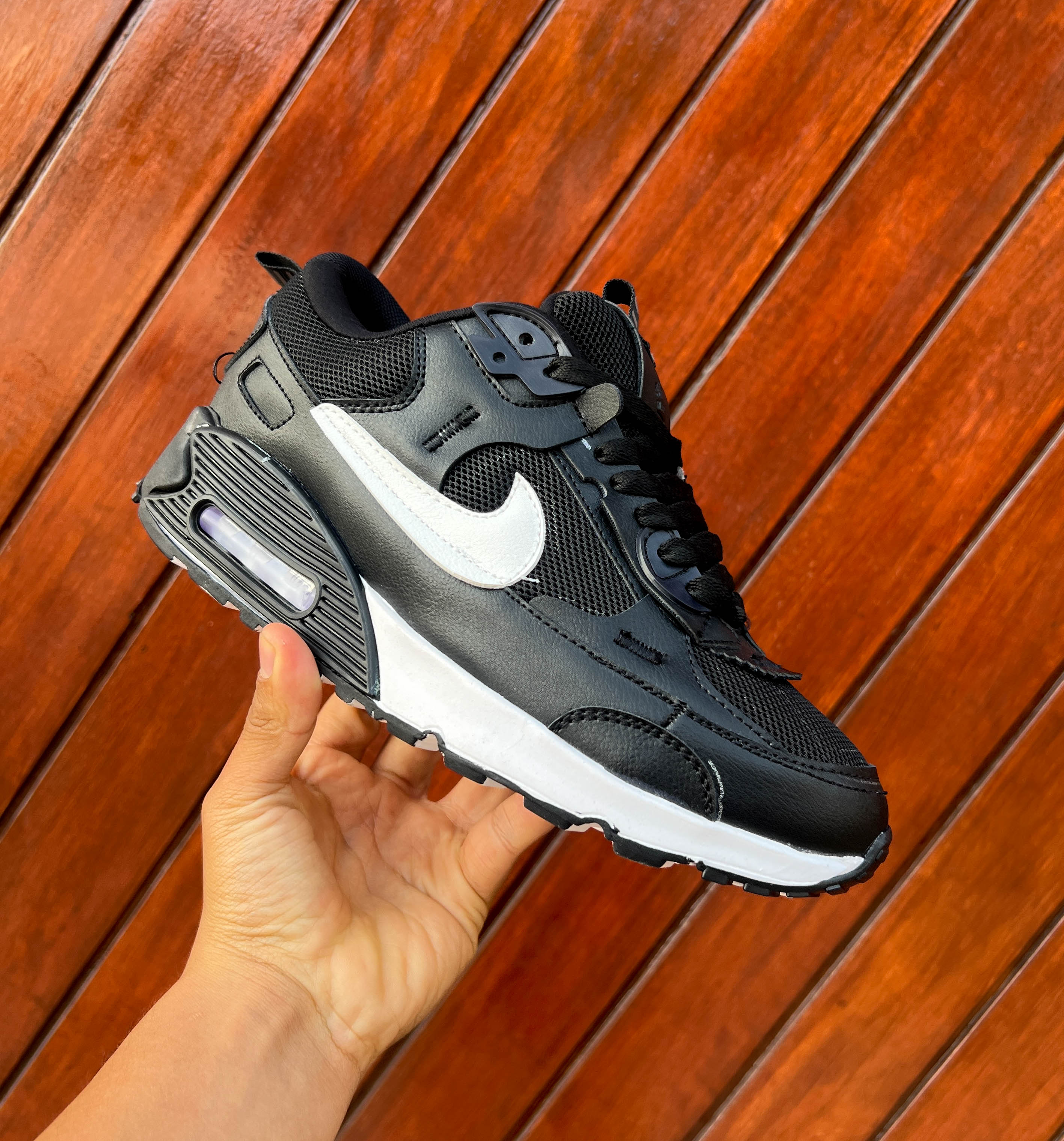 NIKE FUTURA  BLACK AND WHITE