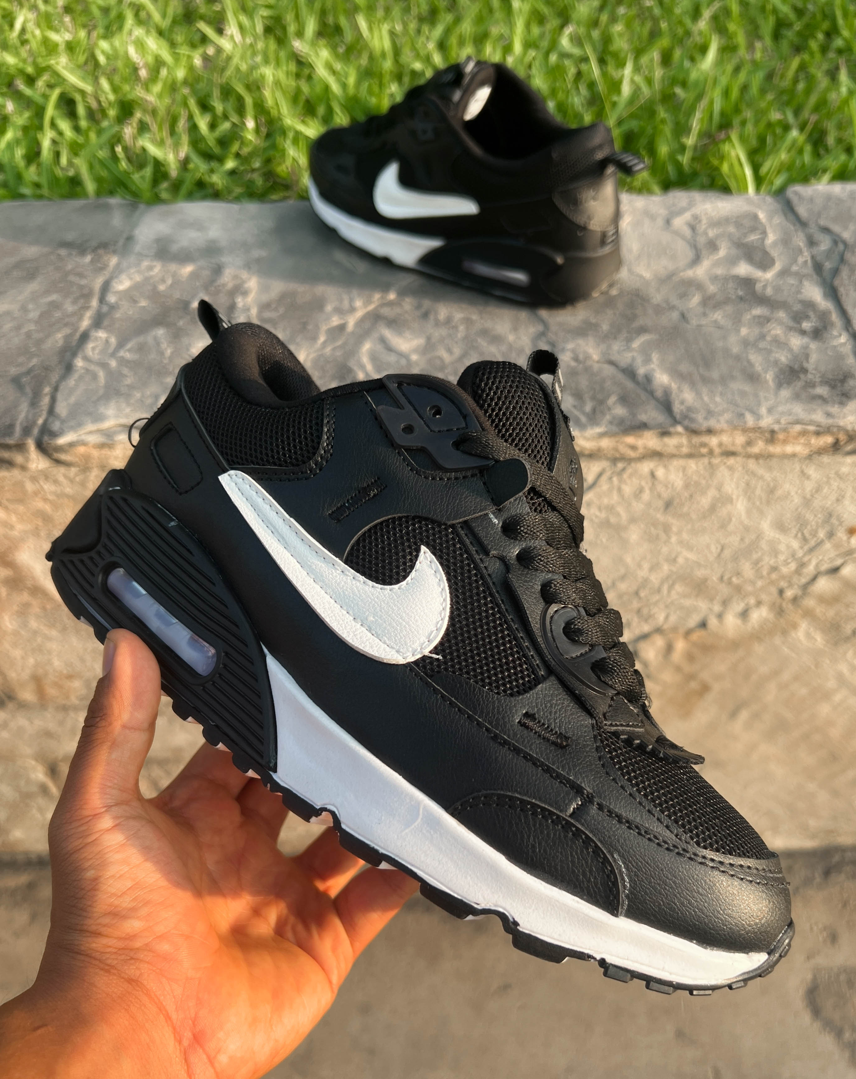 NIKE FUTURA  BLACK AND WHITE