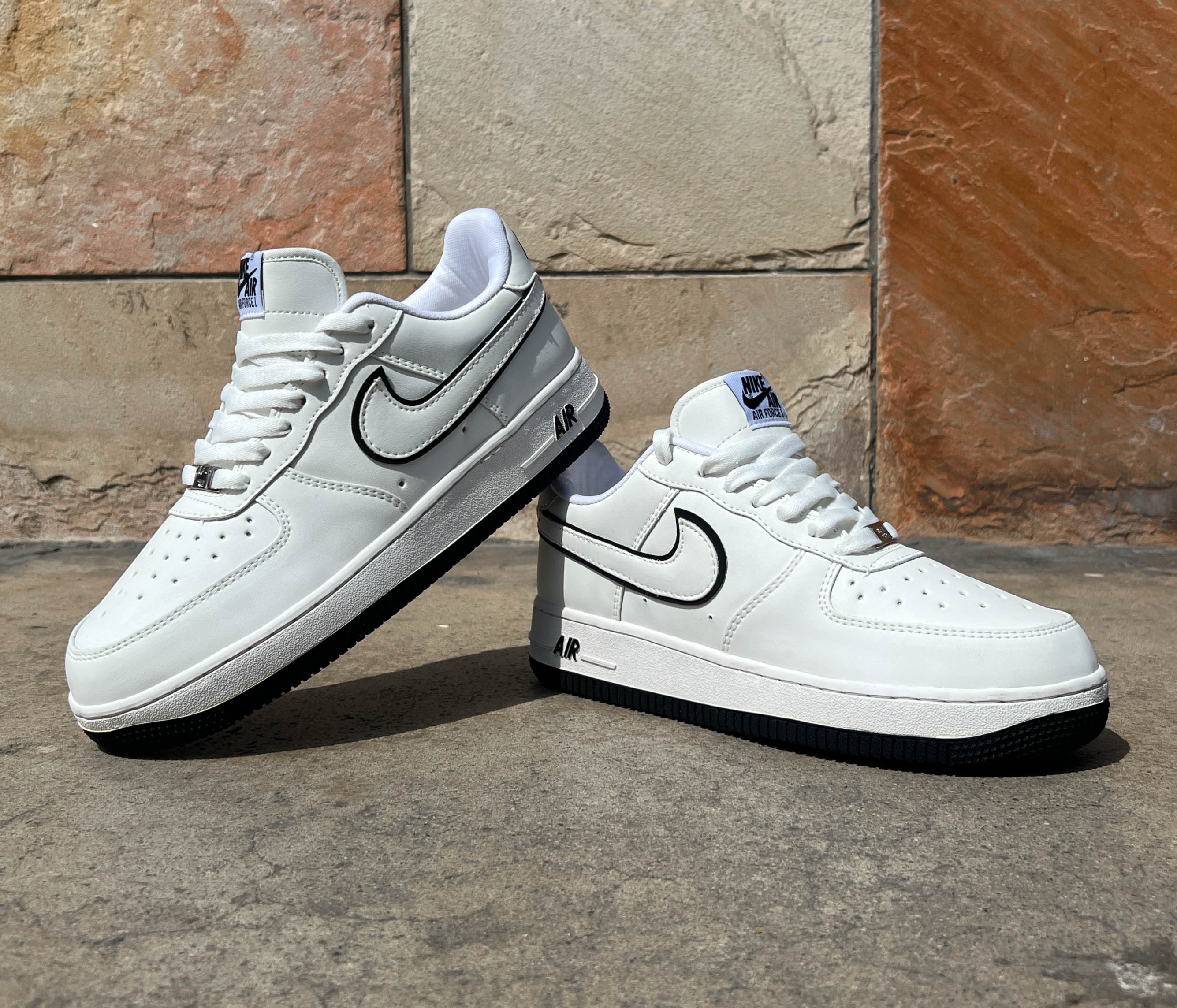 NIKE  AF1 FORCE LOW WHITE AND BLACK