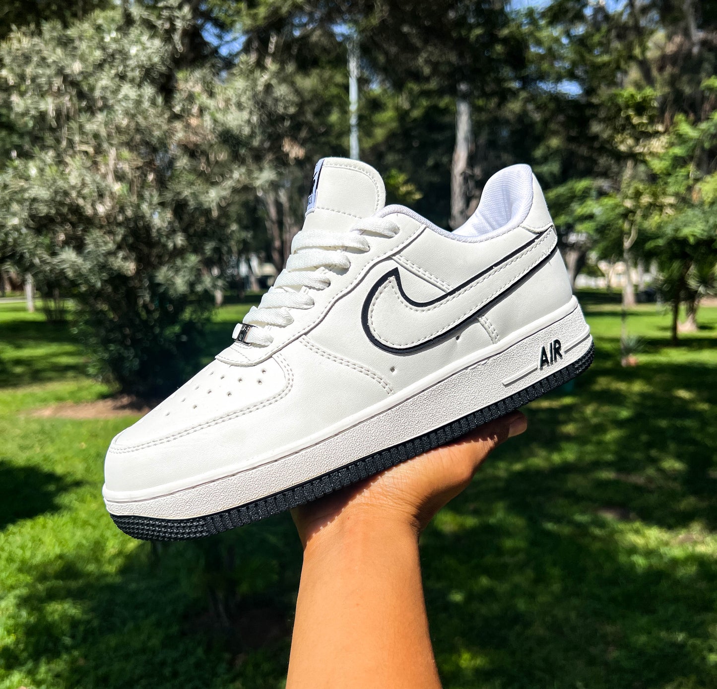 NIKE  AF1 FORCE LOW WHITE AND BLACK