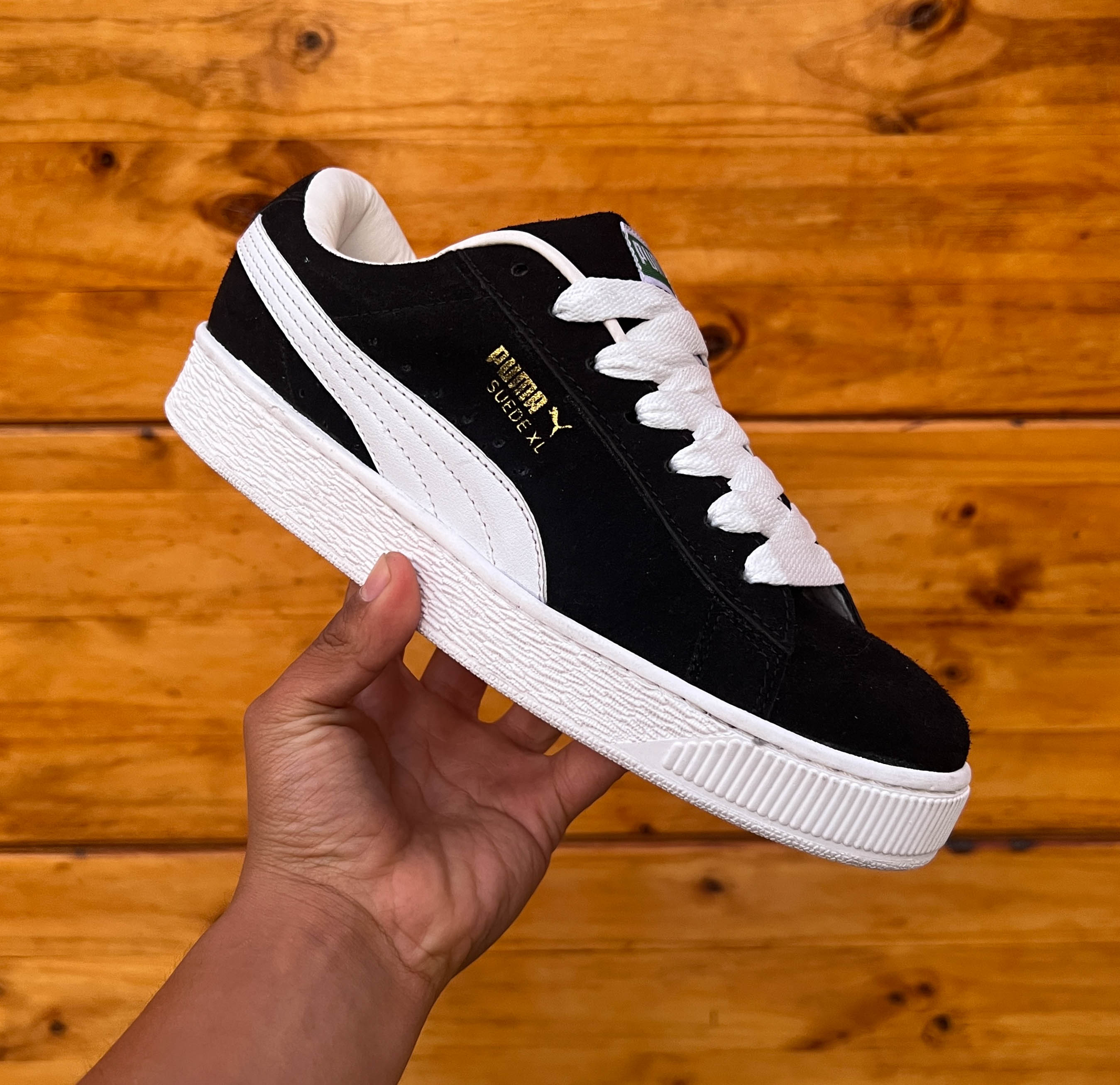 PUMA XL CLASSIC BLACK AND WHITE