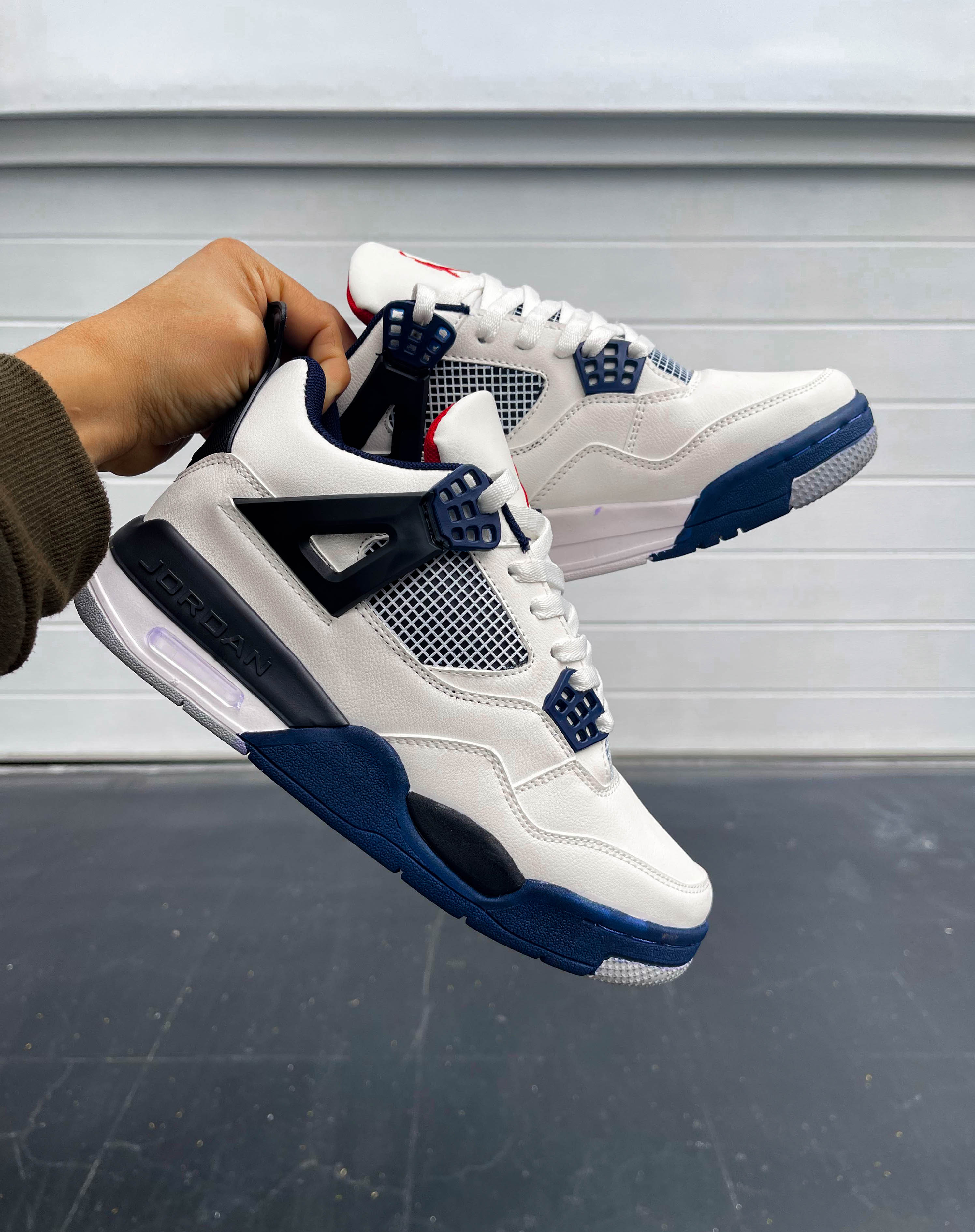 RETRO 4 WHITE  AND  BLUE