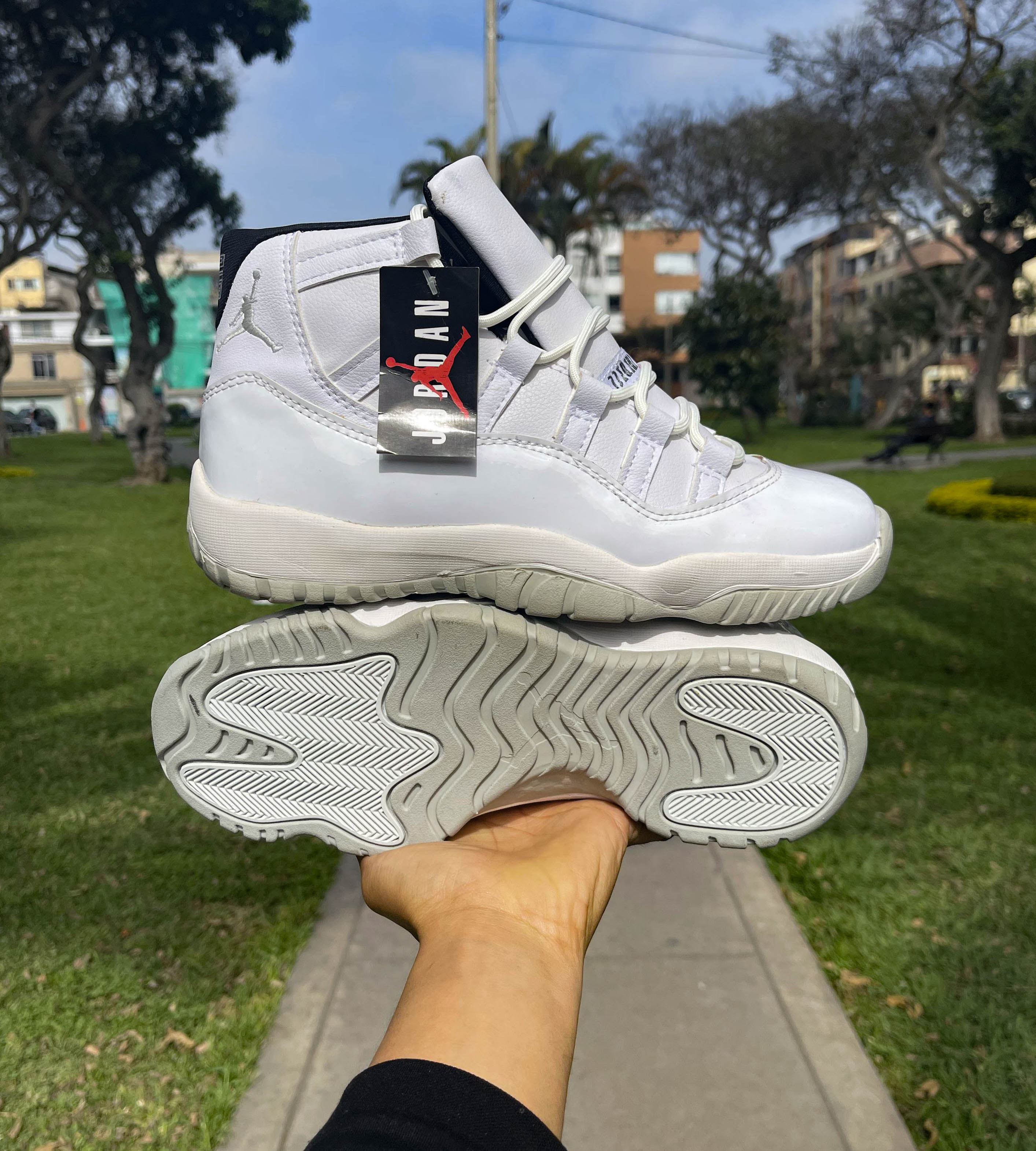 JORDAN 11 WHITE