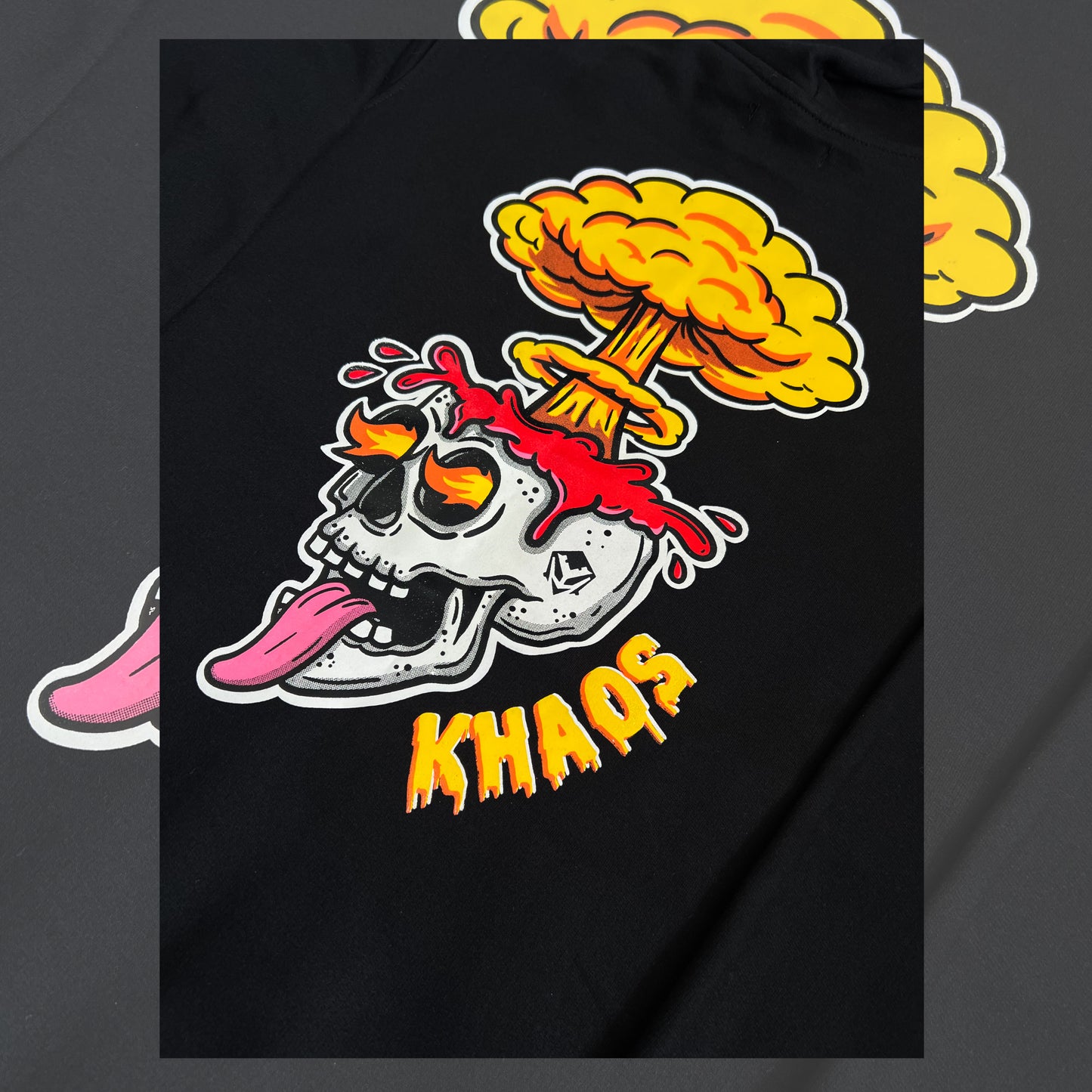 POLERA KHAOS BLACK ERUPCIÓN