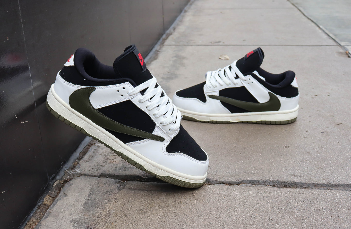 NIKE  TRAVIS FULL GREEN AND WHITE