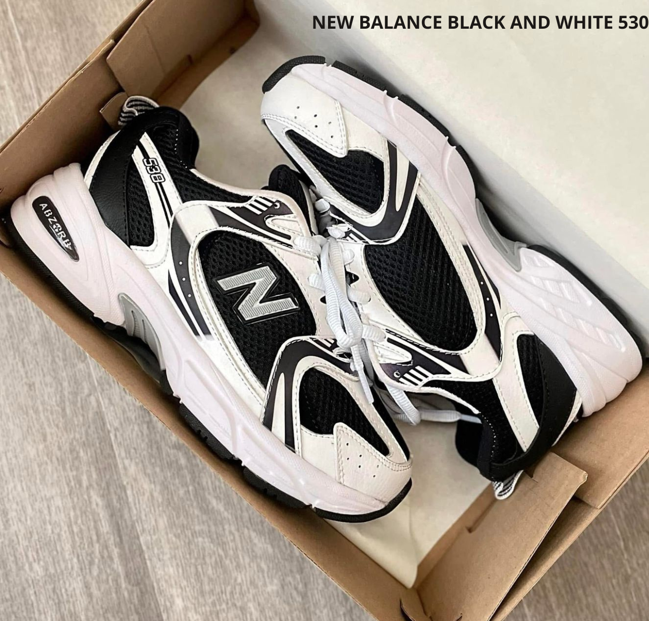 NEW BALANCE BLACK AND WHITE 530