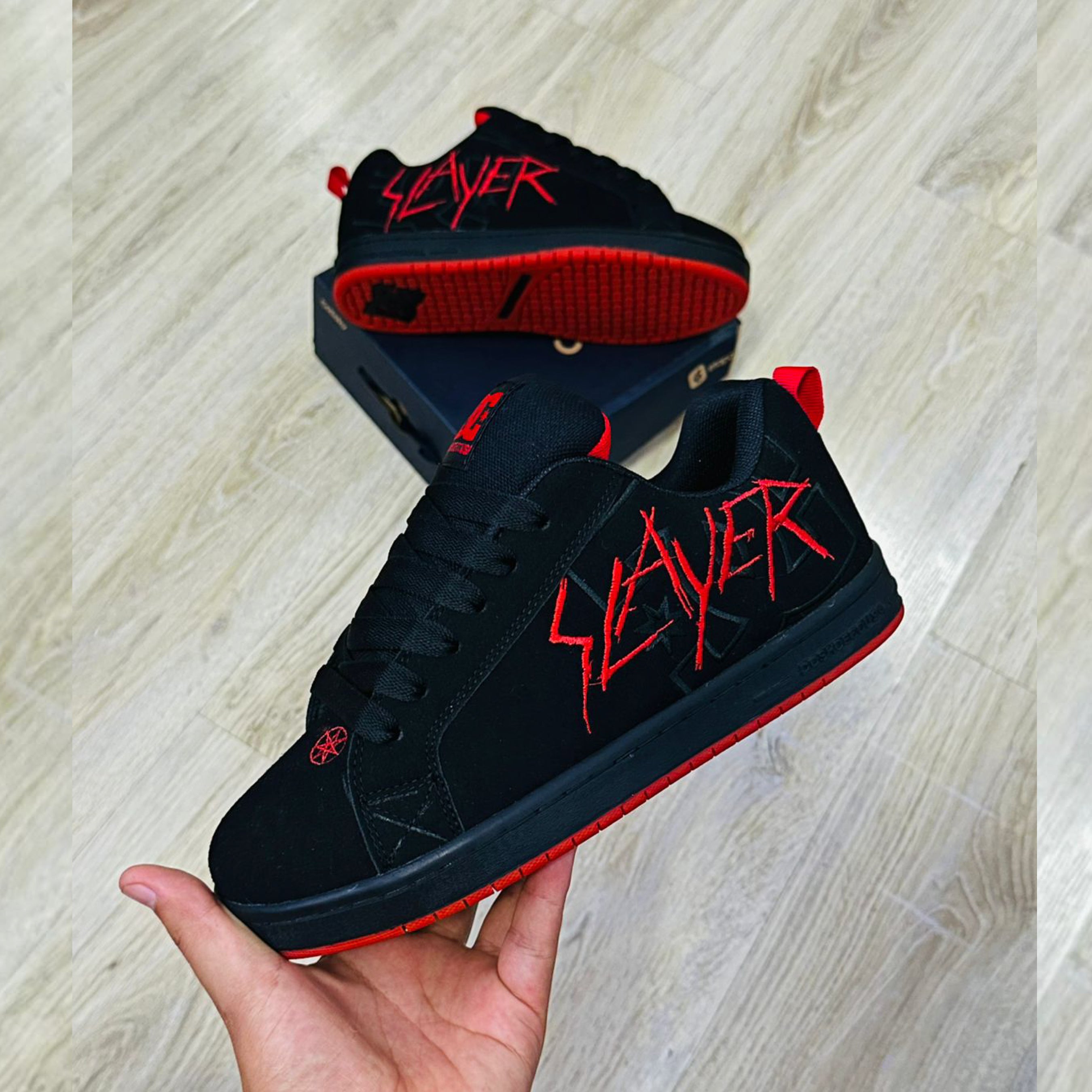 DC RED SLAYER BLACK