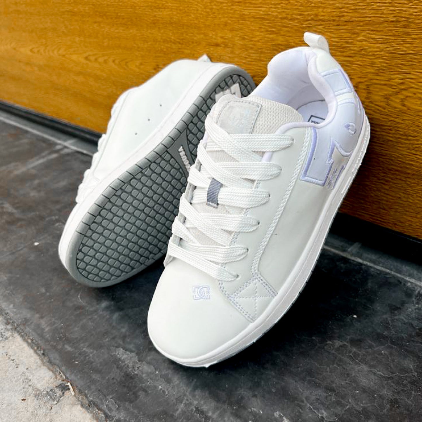 DC CLASSIC WHITE