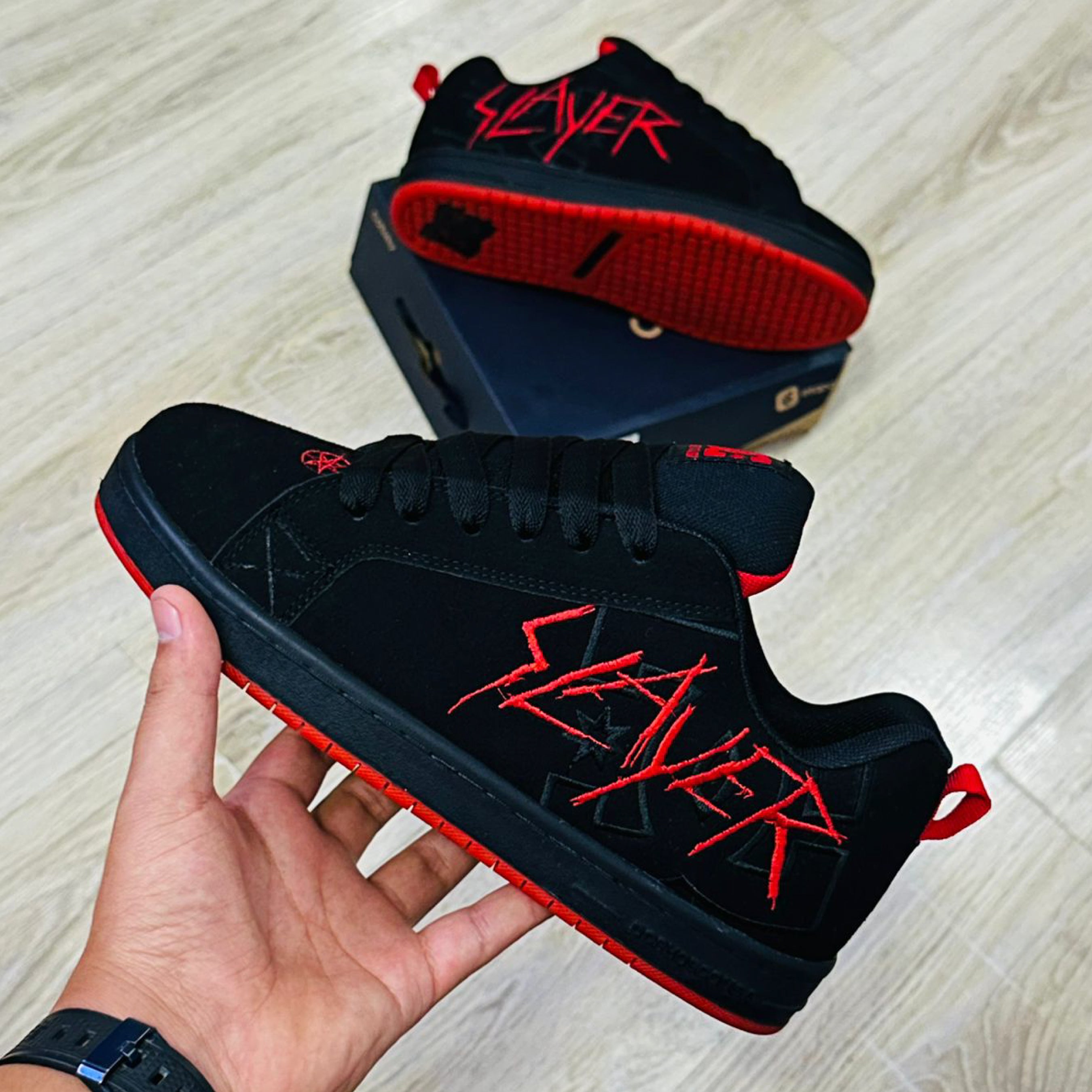 DC RED SLAYER BLACK