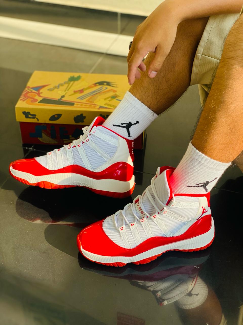 JORDAN 11 WHITE AND RED