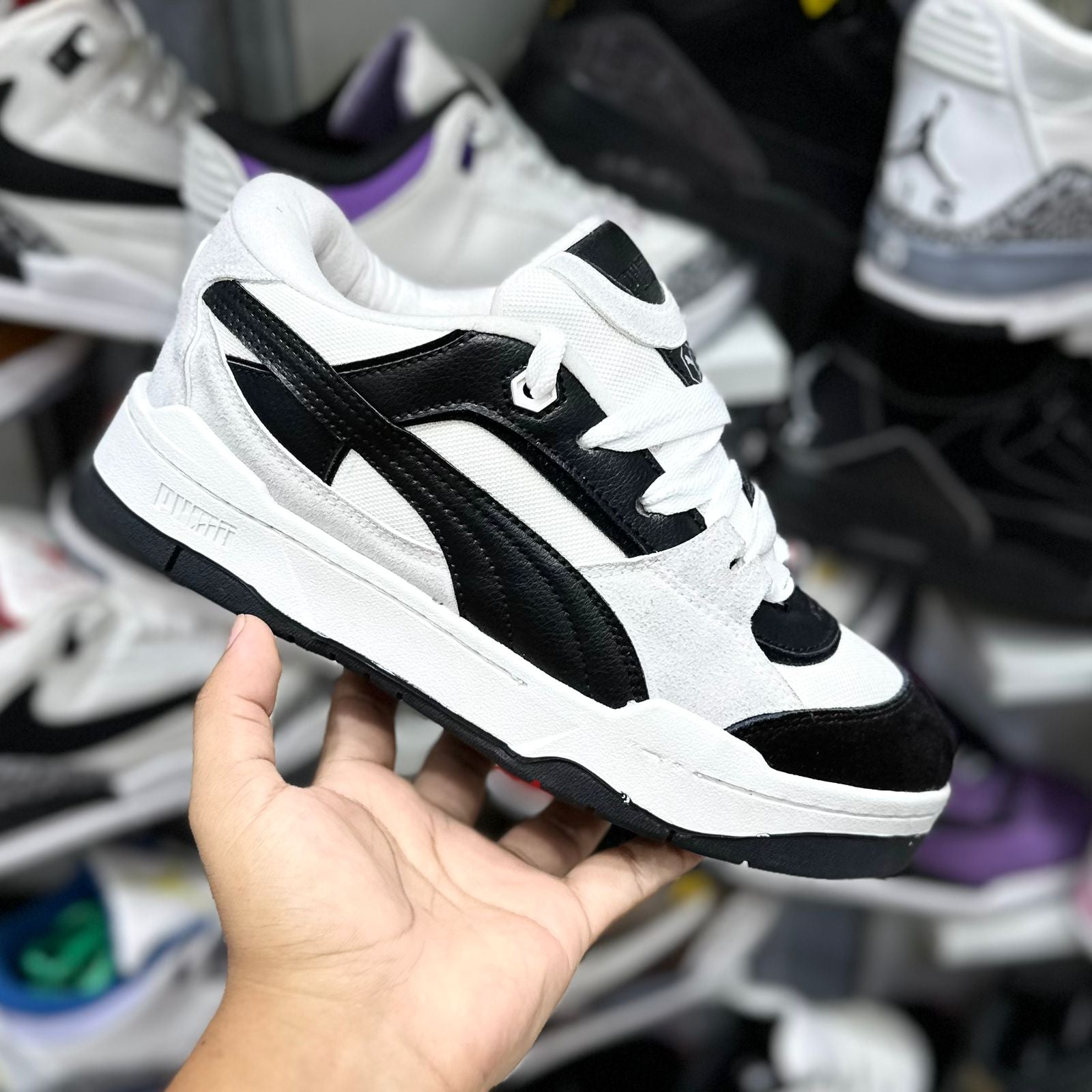 PUMA 180 WHITE AND BLACK