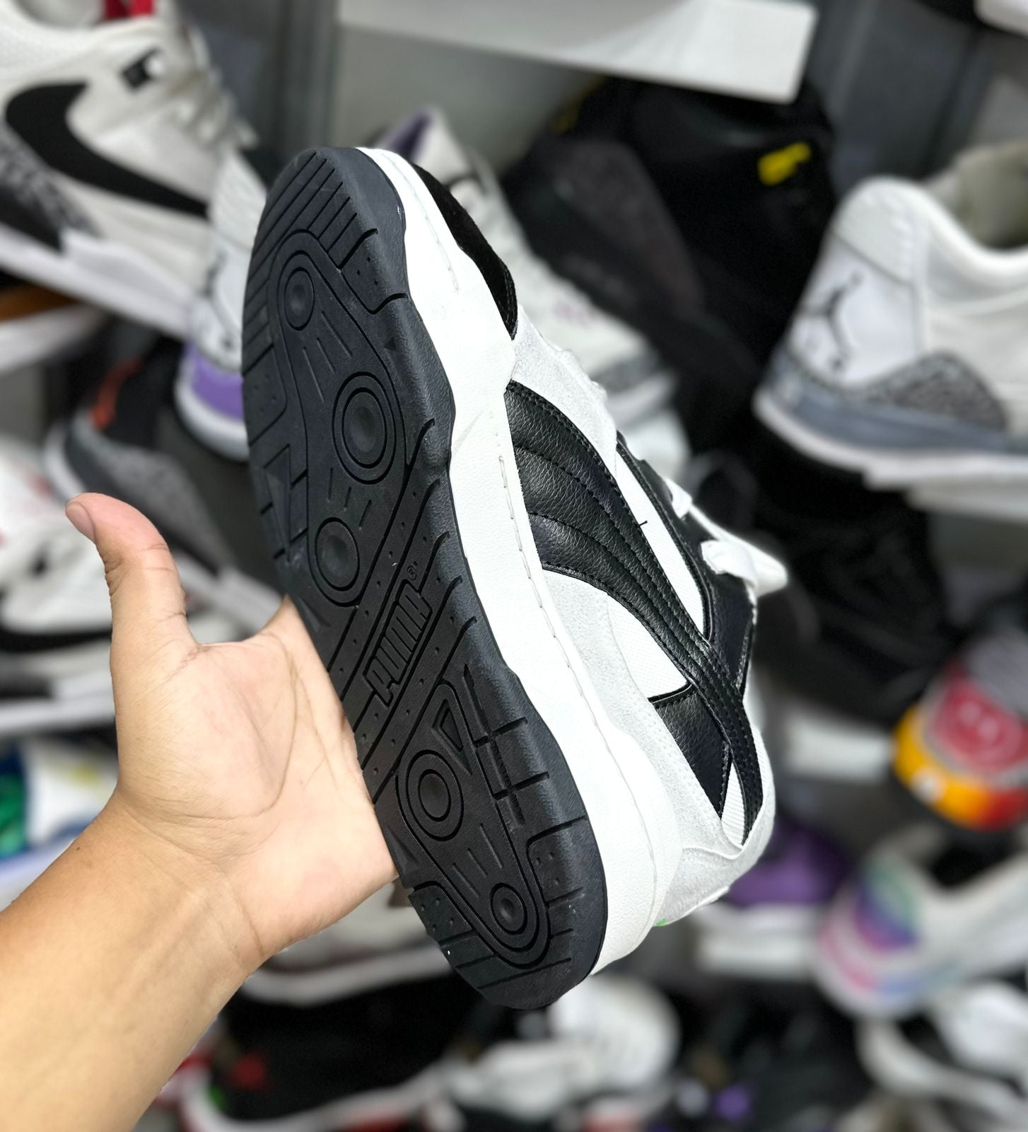 PUMA 180 WHITE AND BLACK