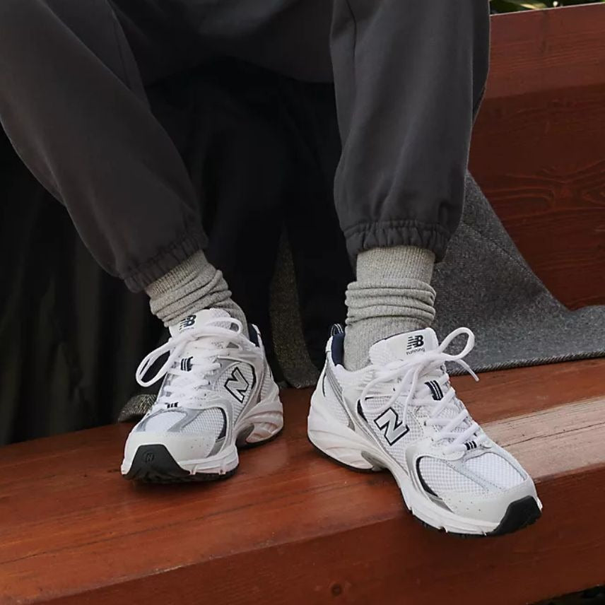 NEW BALANCE 530 WHITE AND BLACK