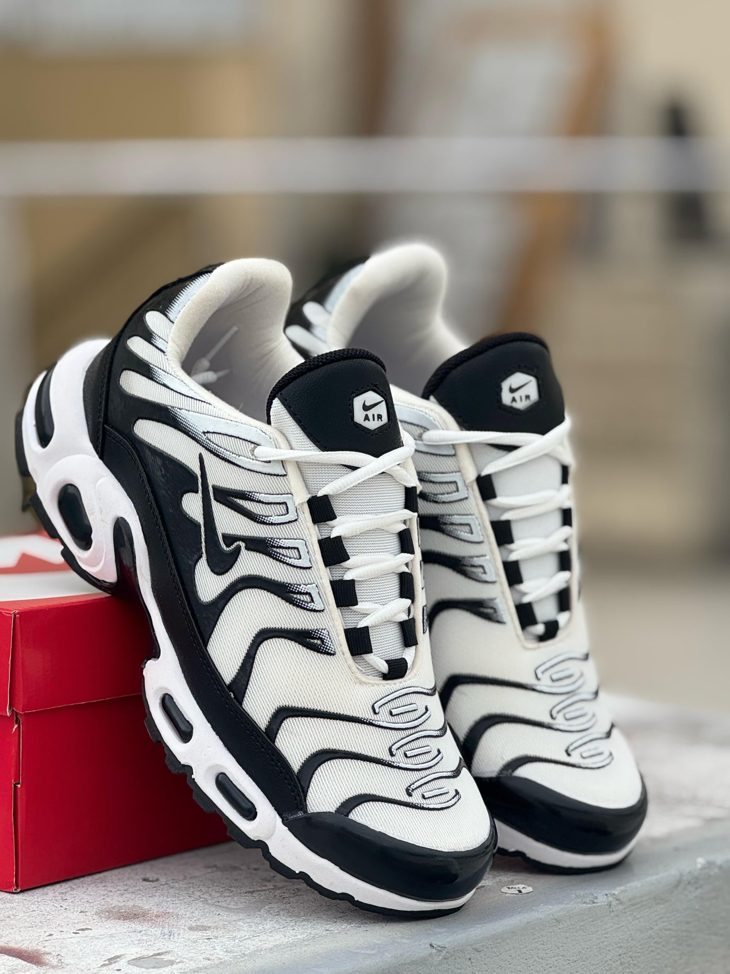 NIKE TN BLACK