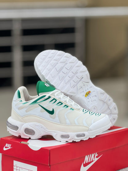 NIKE TN WHITE AND GREEN