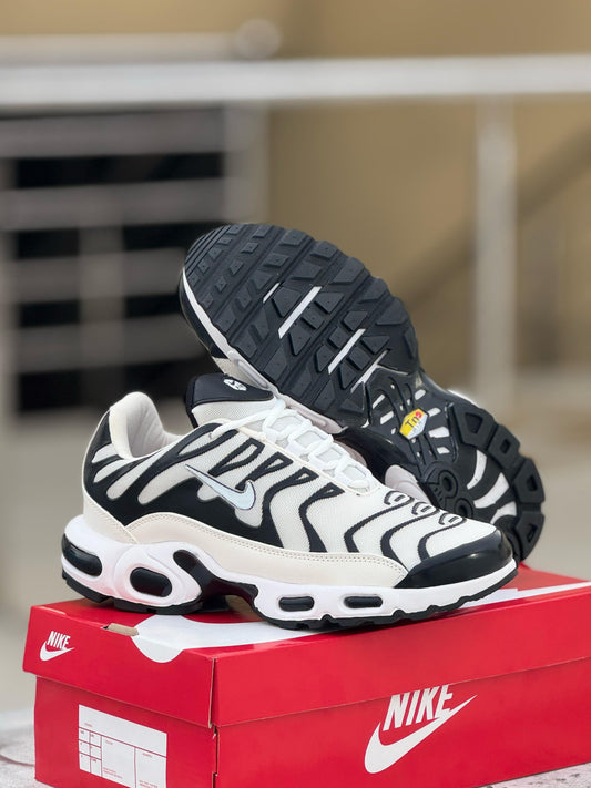 NIKE TN WHITE - BLACK