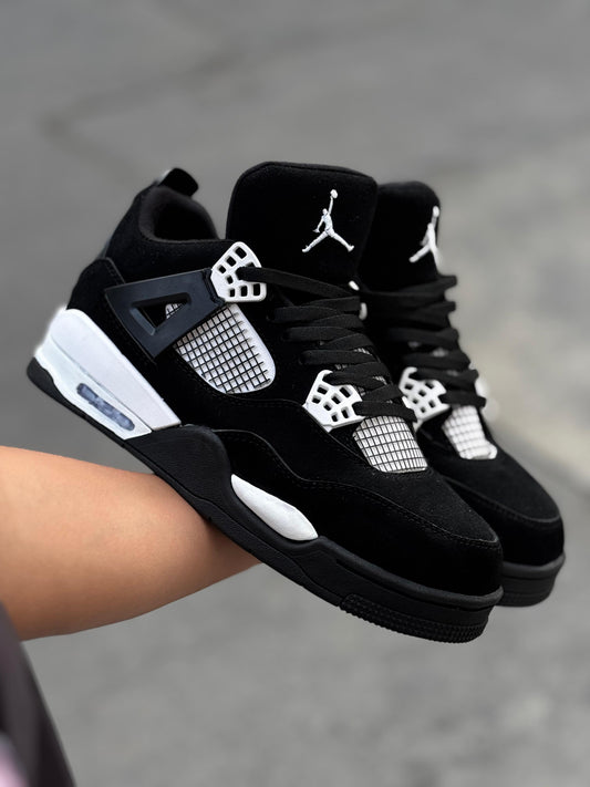 RETRO 4  WHITE AND BLACK