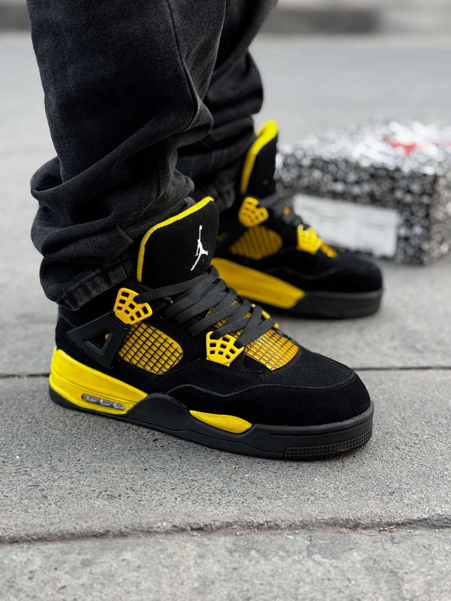 RETRO 4  BLACK AND YELLOW