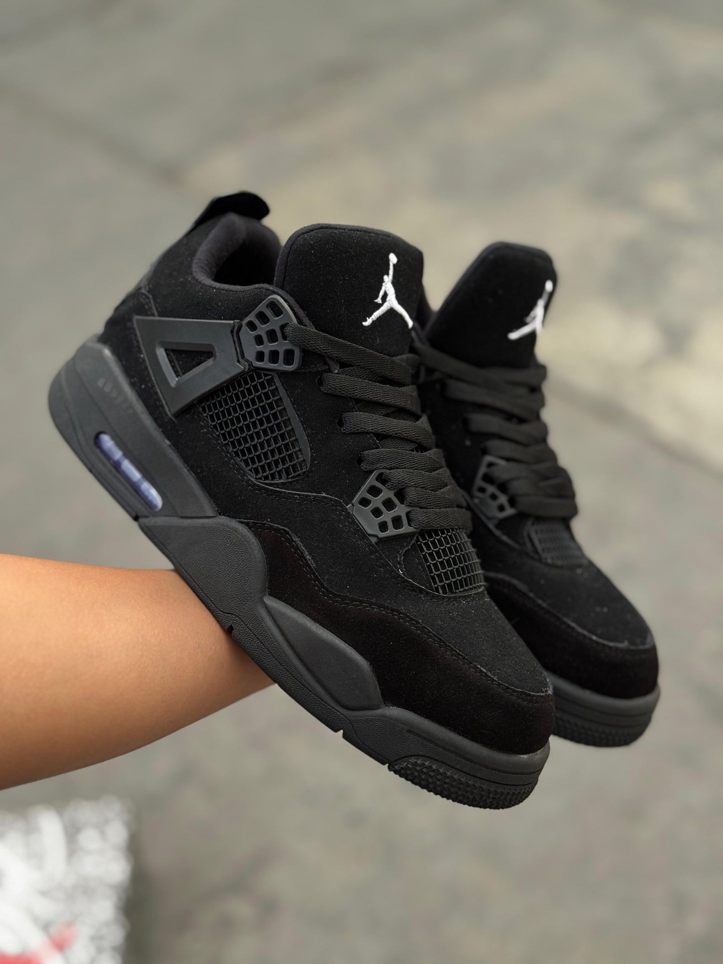 RETRO 4  BLACK