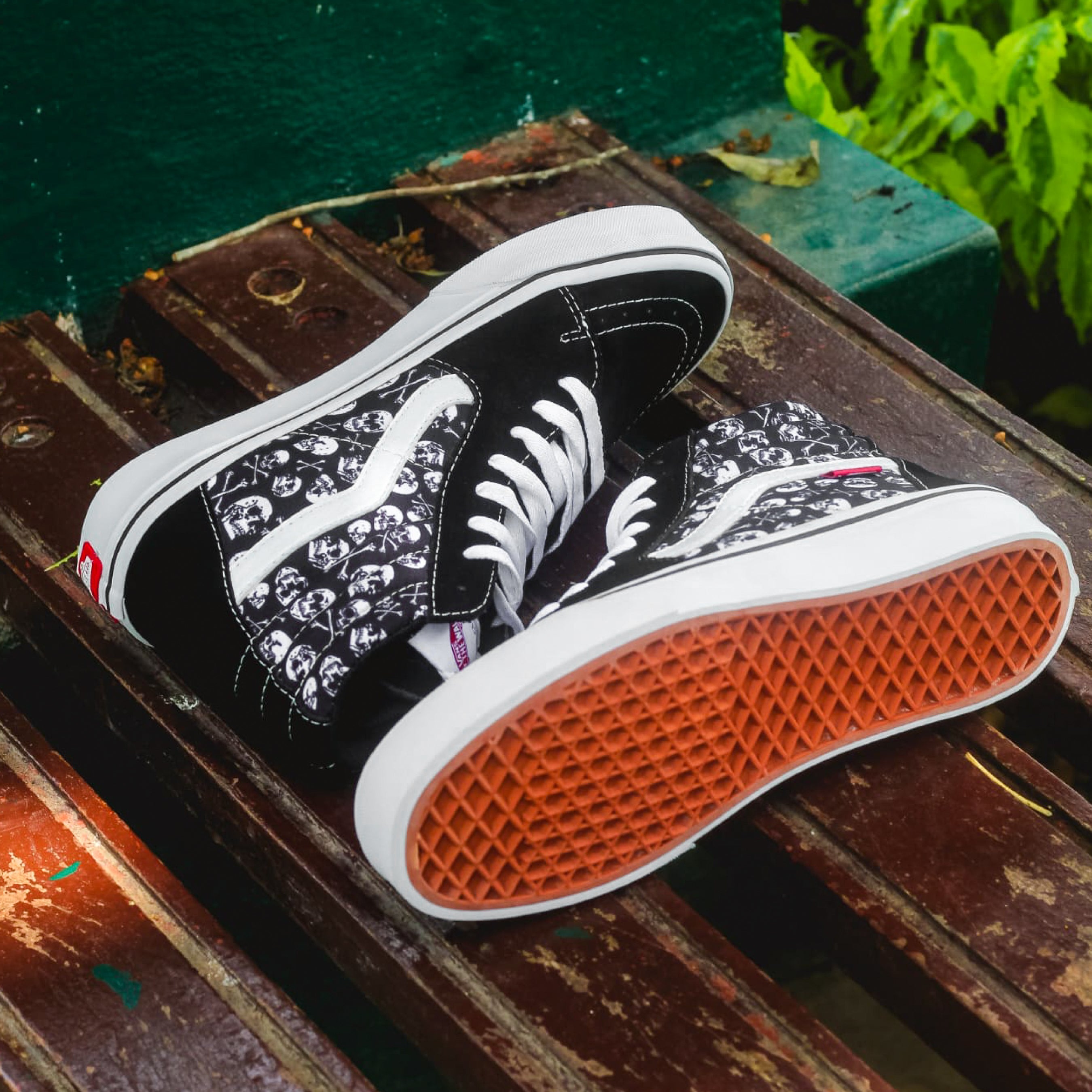 VANS BOTINES CALAVERAS