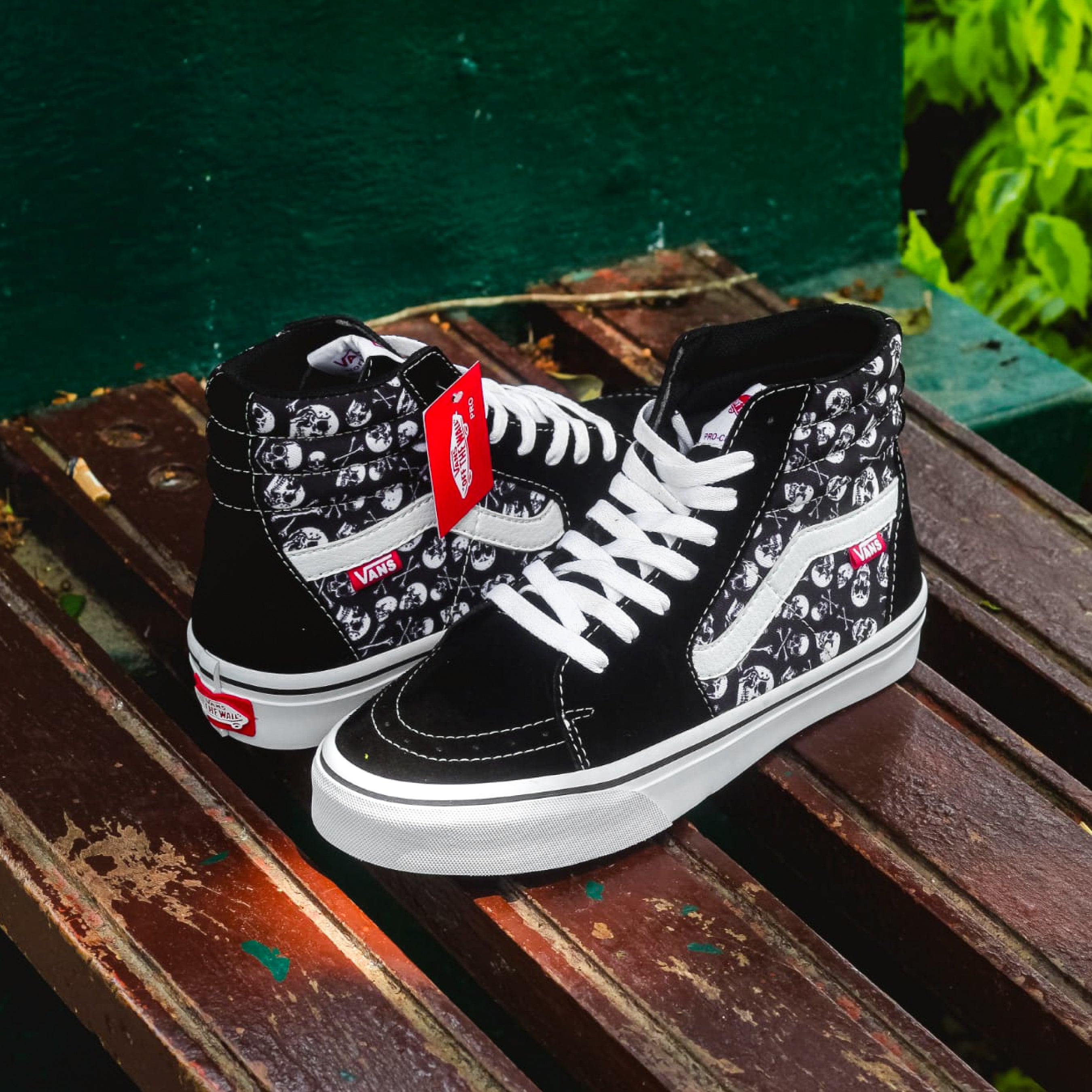 VANS BOTINES CALAVERAS